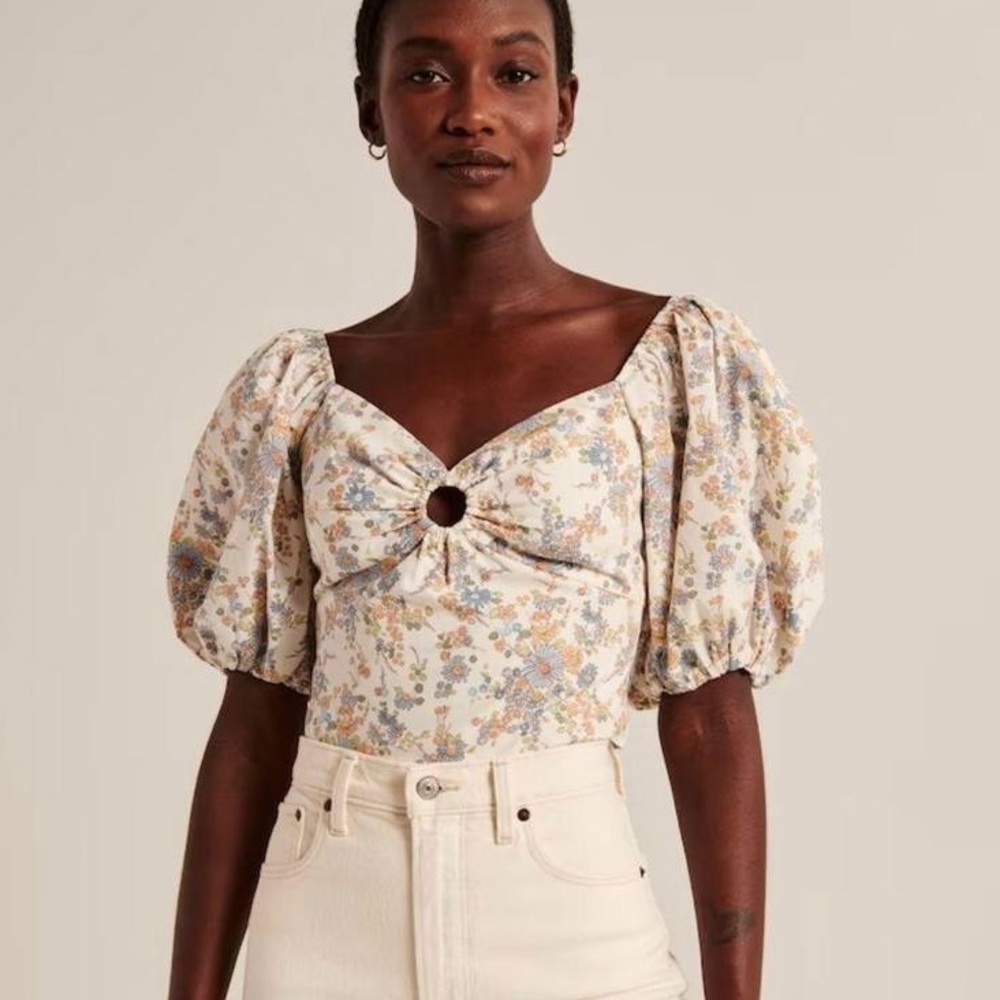 Abercrombie & Fitch Puff Sleeve O Ring Top